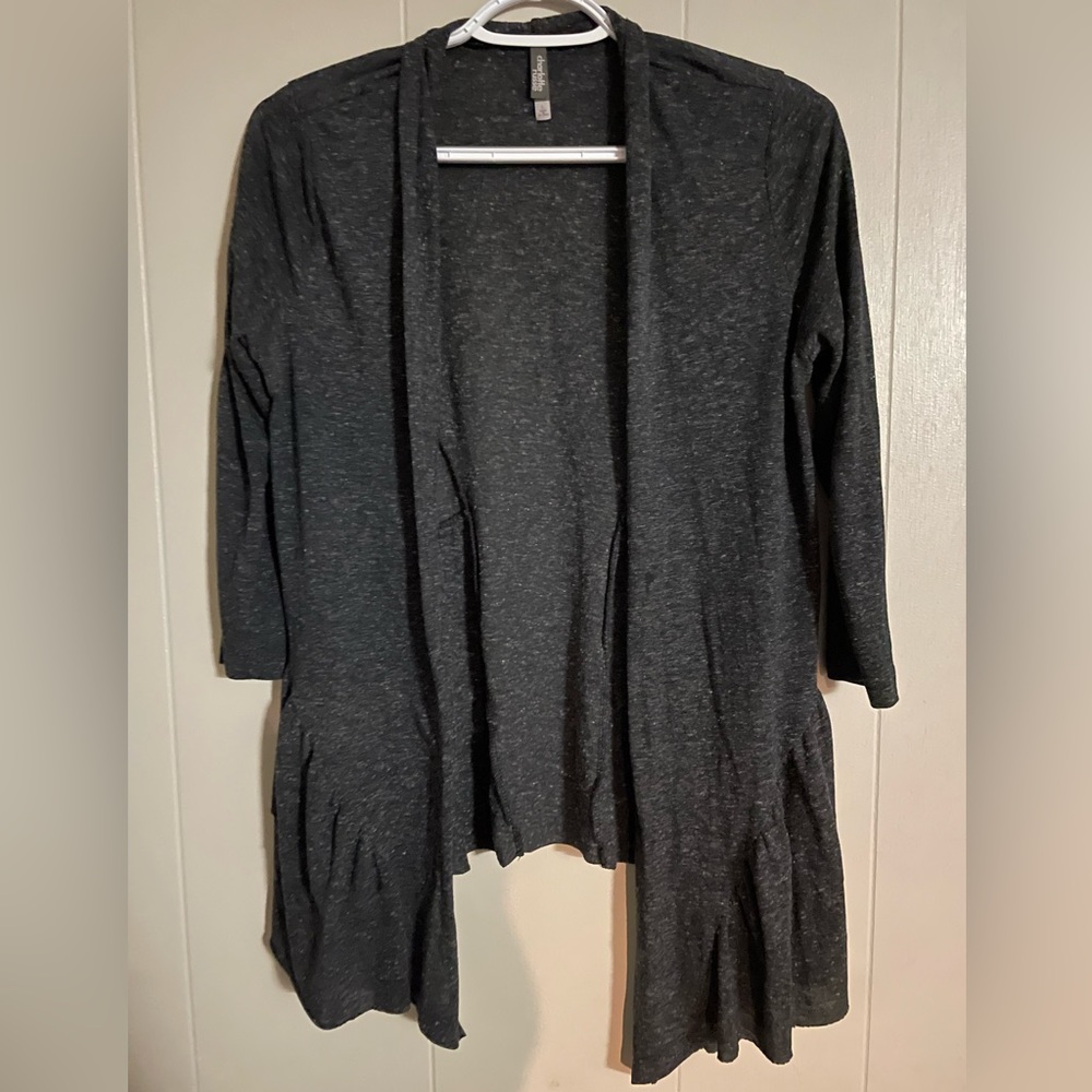 Charlotte Russe Ruffled Bottom Lightweight 3/4 Sleeve Women’s Cardigan
